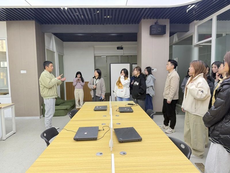 访企拓岗|人文艺术系赴福建商业管理有限公司深化校企交流