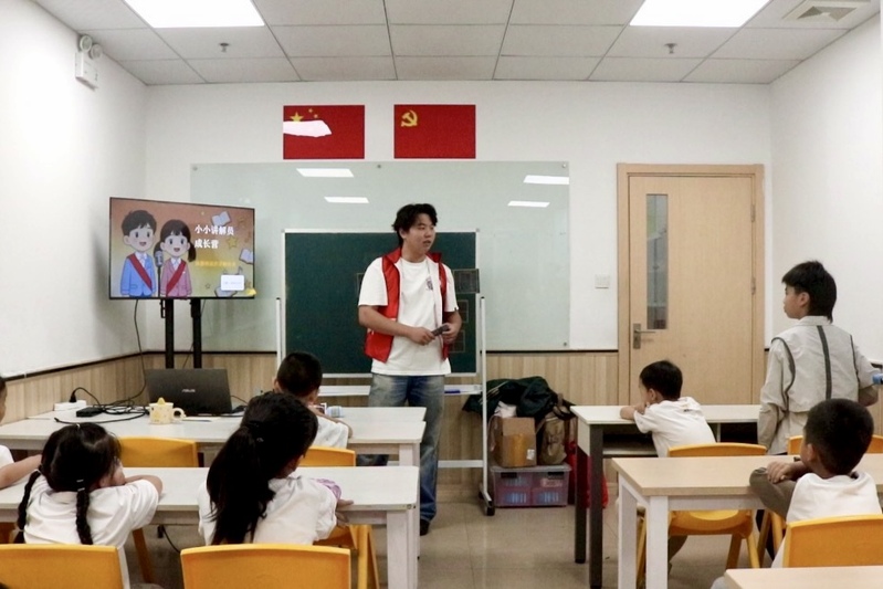 志愿活动丨2025级汉语言文学01班团支部开展长征主题团日实践活动